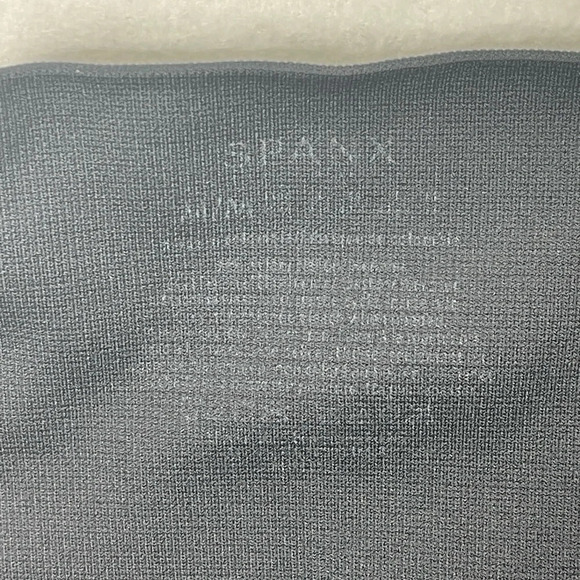 SPANX Look at‎ Me Now Seamless Cropped Leggings Size Medium Camo Print - Picture 7 of 7